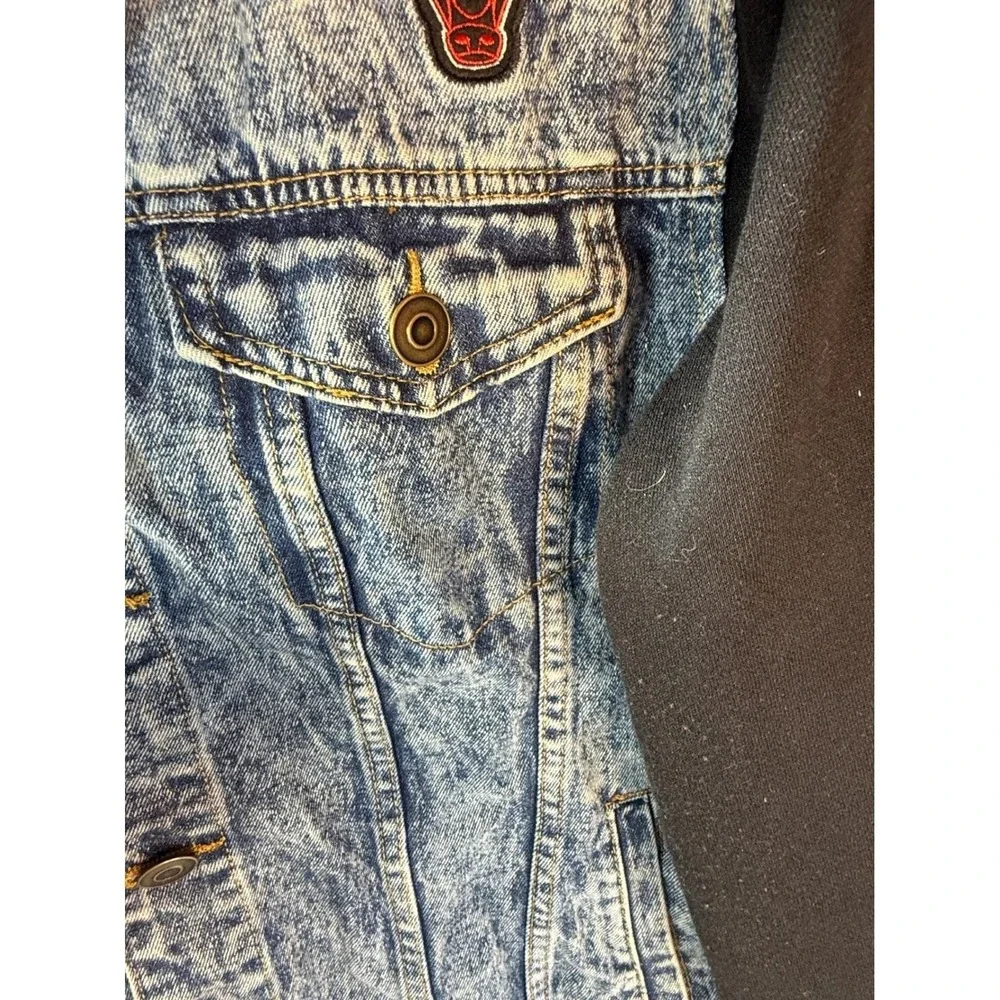 NBA Chicago Bulls Denim Jacket Mens XL Acid Wash Hooded Fleece Sleeve Patches